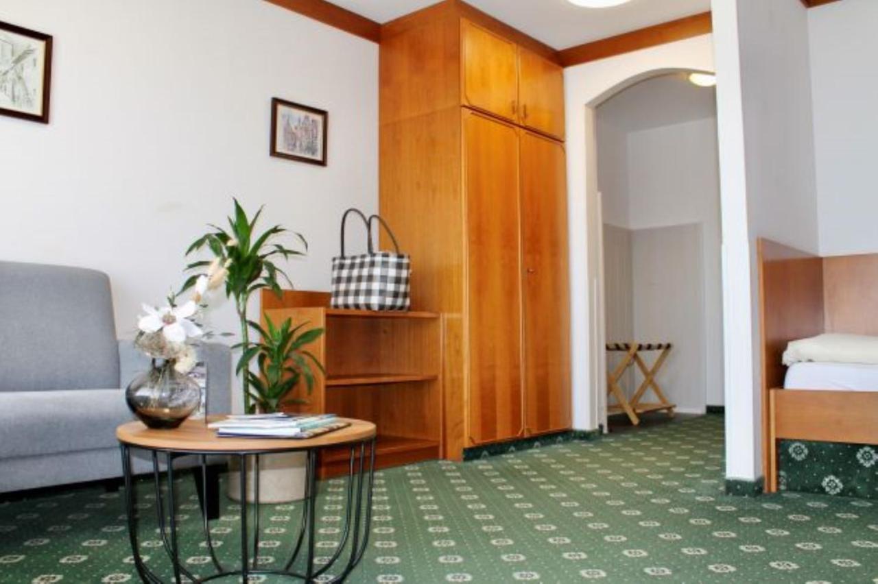 Ortner'S Resort Bad Füssing Exterior foto A typical hotel room